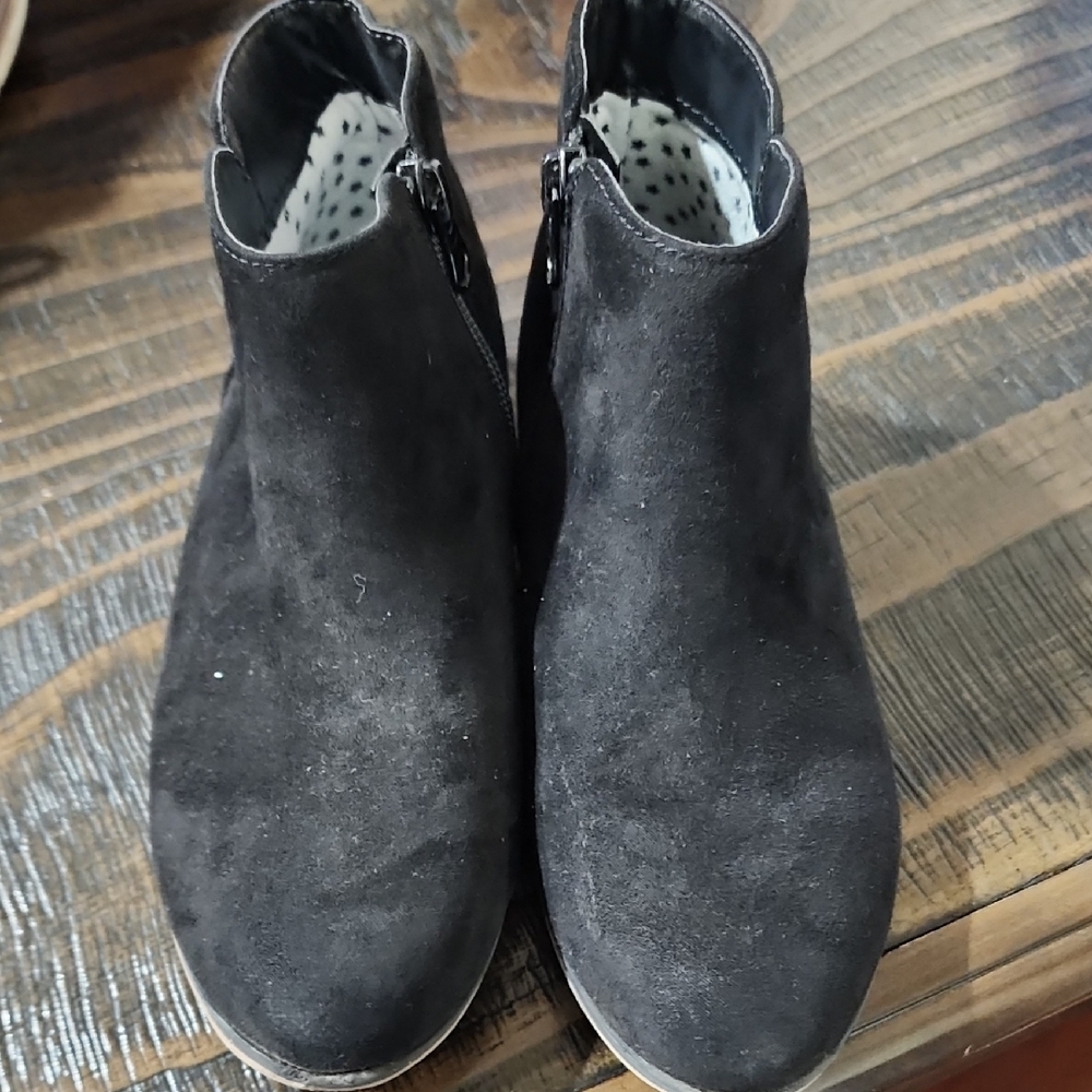 Cat & Jack Black Suede Ankle Boots
